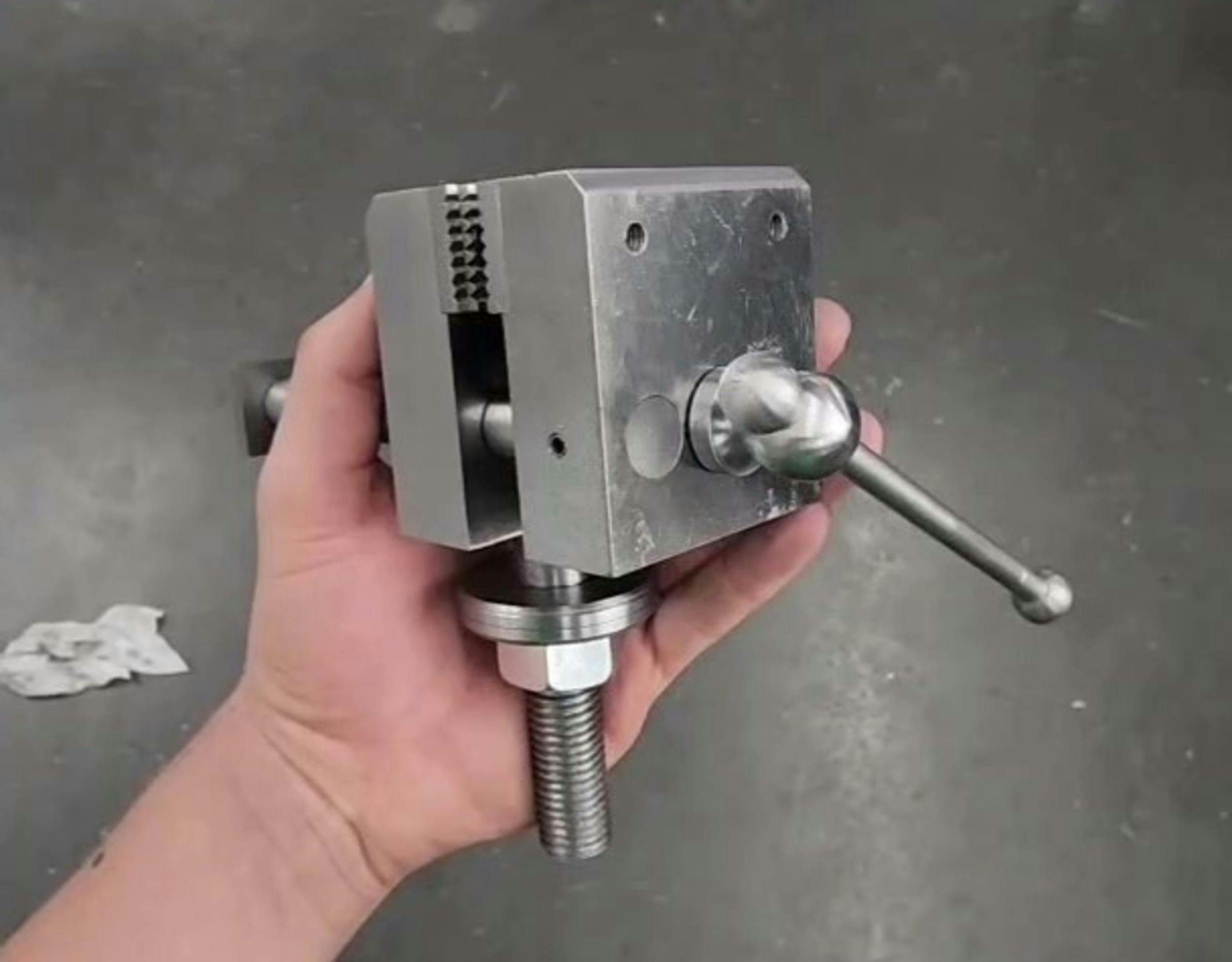 Project Thumbnail for Bench Vise